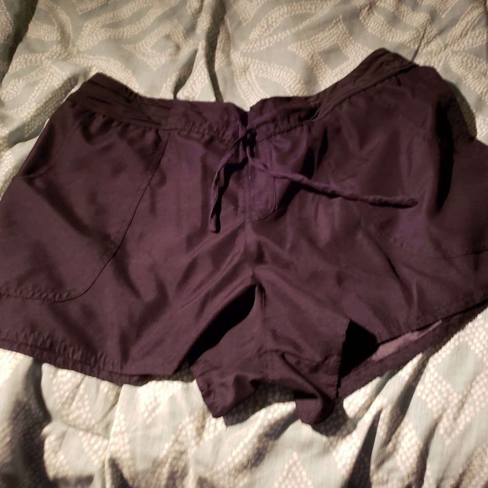 Shorts style swim bottoms